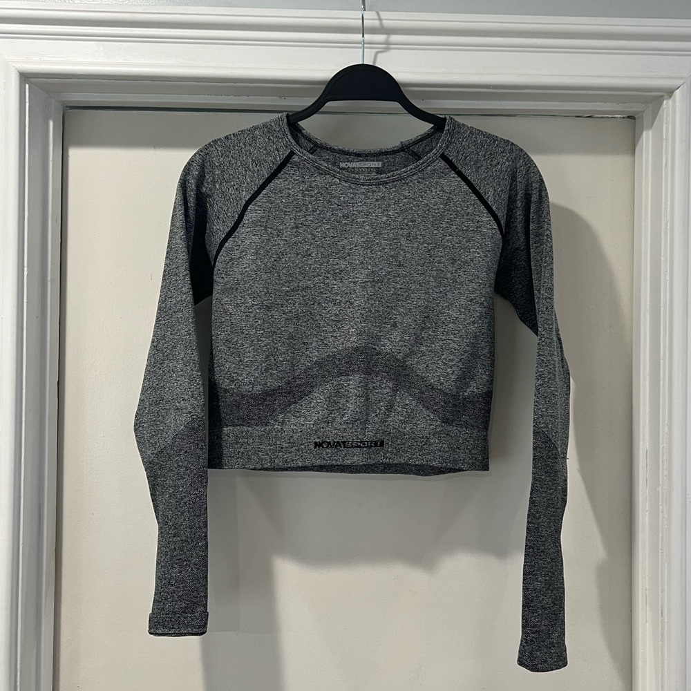 Long sleeve gym shirt - Fashion Nova